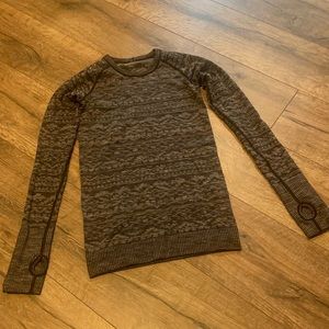 Black Pattered Lululemon Long sleeve Top
